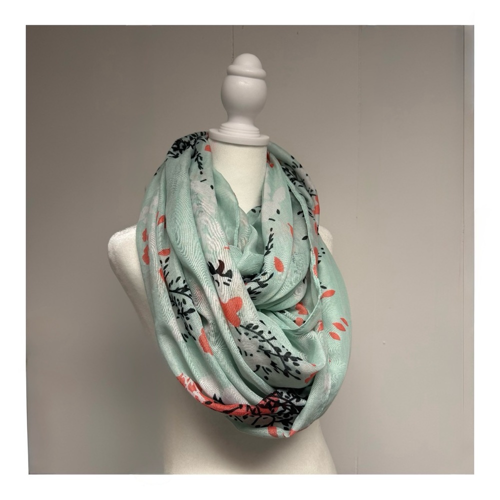 🤍 Floral Mint Infinity Scarf